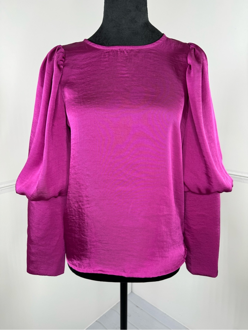 Ontwelfth Fuchsia Satin Balloon Sleeve Blouse Size Small